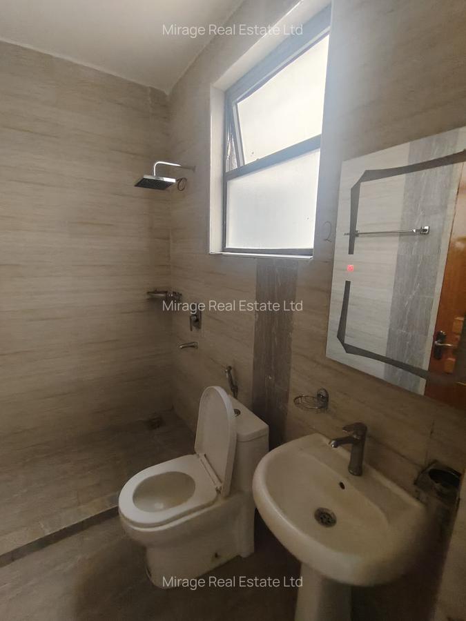 4 Bed Apartment with En Suite in Parklands - 14