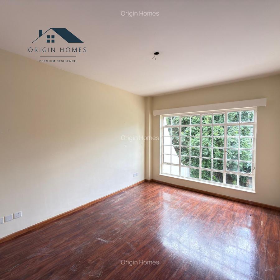 5 Bed Townhouse with En Suite at Spring Valley - 9