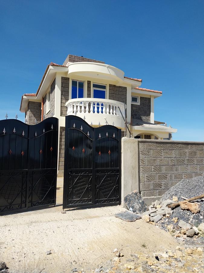 4 Bed House with En Suite at Utange - 2