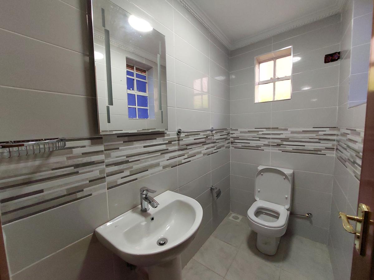 6 Bed Townhouse with En Suite at Lavington Road - 8