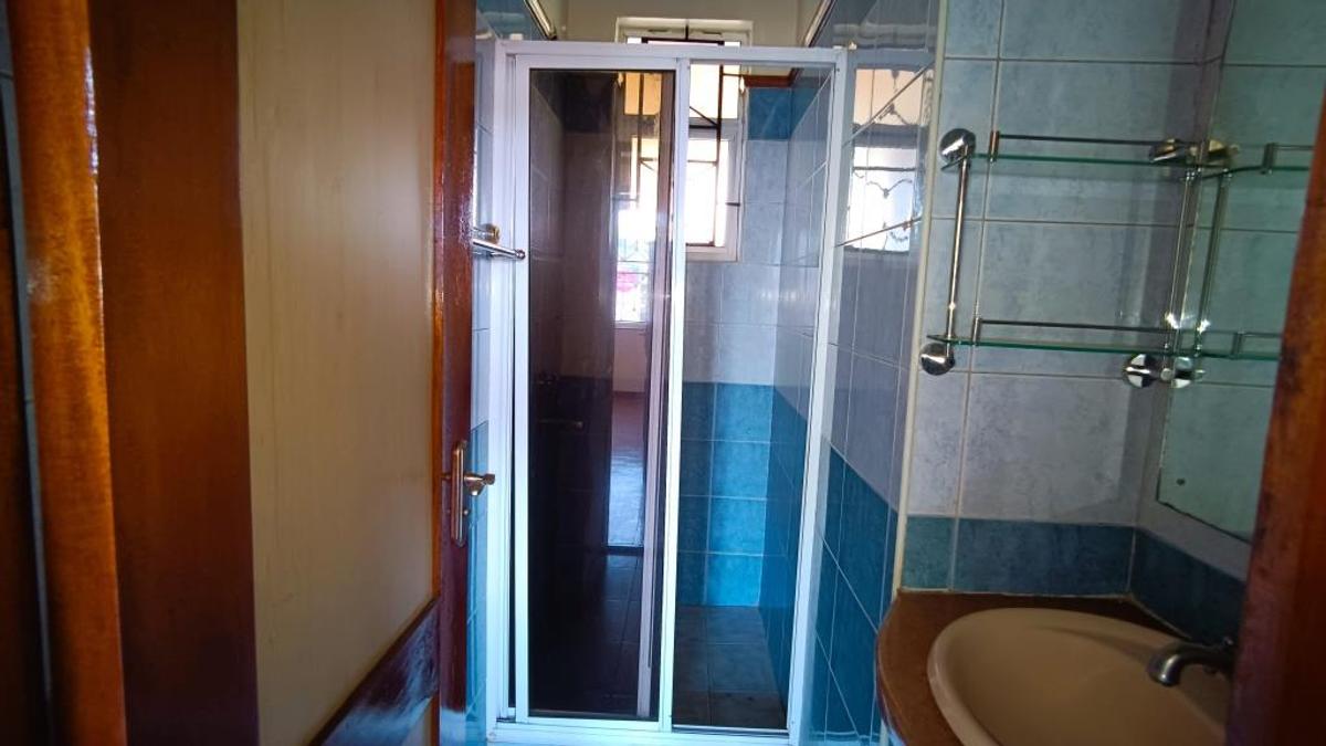 4 Bed Apartment with En Suite at Riverside Drive - 8