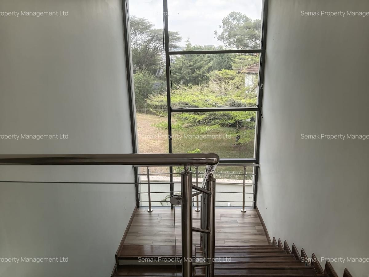 6 Bed Townhouse with En Suite in Lavington - 15