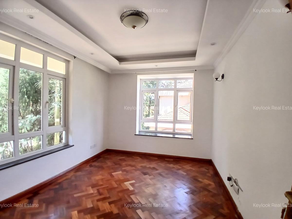 5 Bed Townhouse with En Suite at Lavington Green - 13