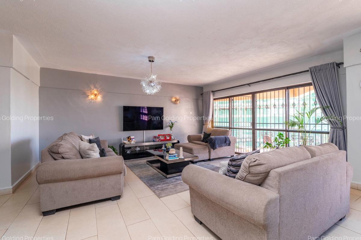 4 Bed Apartment with En Suite at Off East Church Road - 4