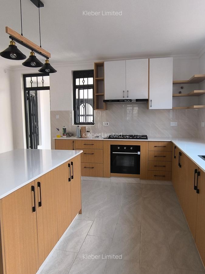 4 Bed House with En Suite in Ruiru - 8