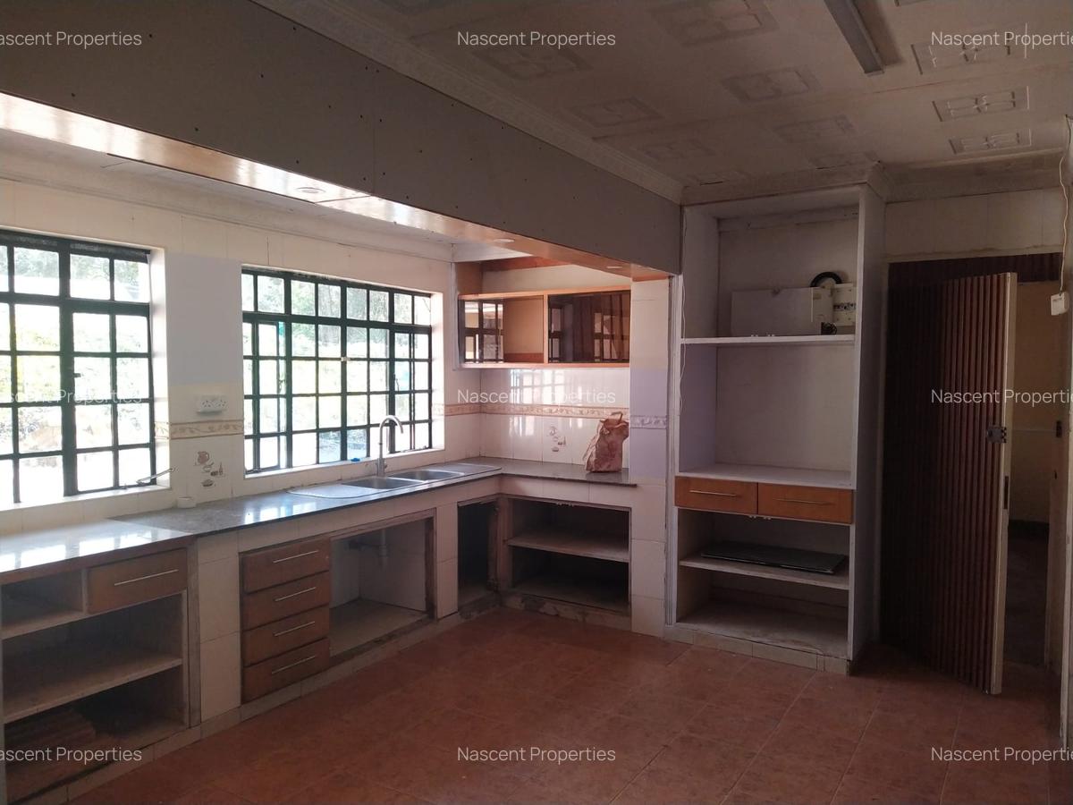 5 Bed House with En Suite in Loresho - 9