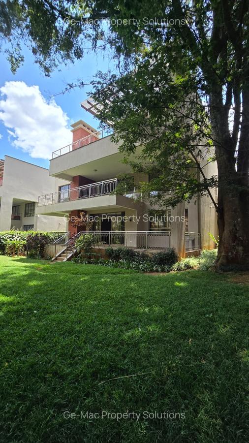 5 Bed House with En Suite in Lavington - 20
