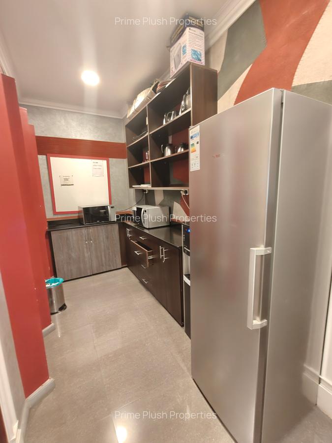 4,505 ft² Office with Parking in Parklands - 10