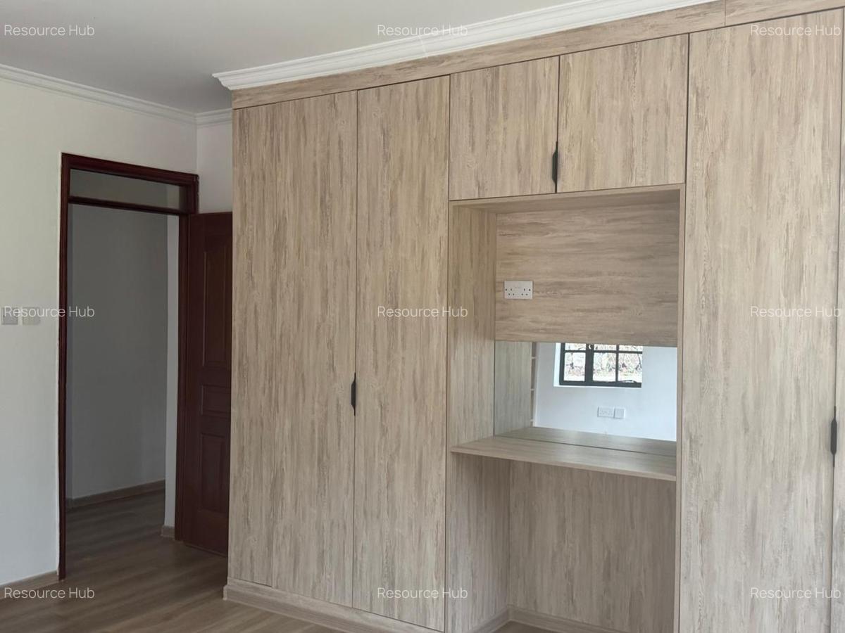 3 Bed House with En Suite at Next To The Hub - 20