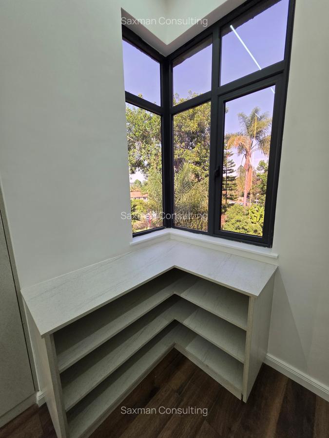 5 Bed Villa with En Suite in Lavington - 9