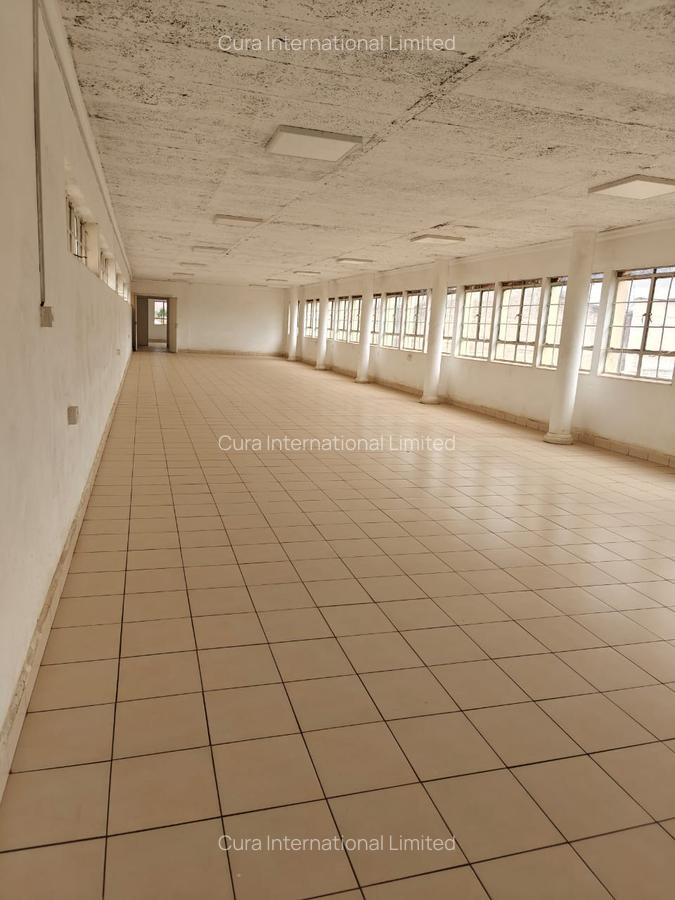 0.47 ft² Office with Parking in Industrial Area - 4