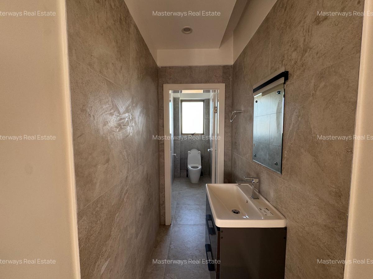 4 Bed Apartment with En Suite in Lavington - 6