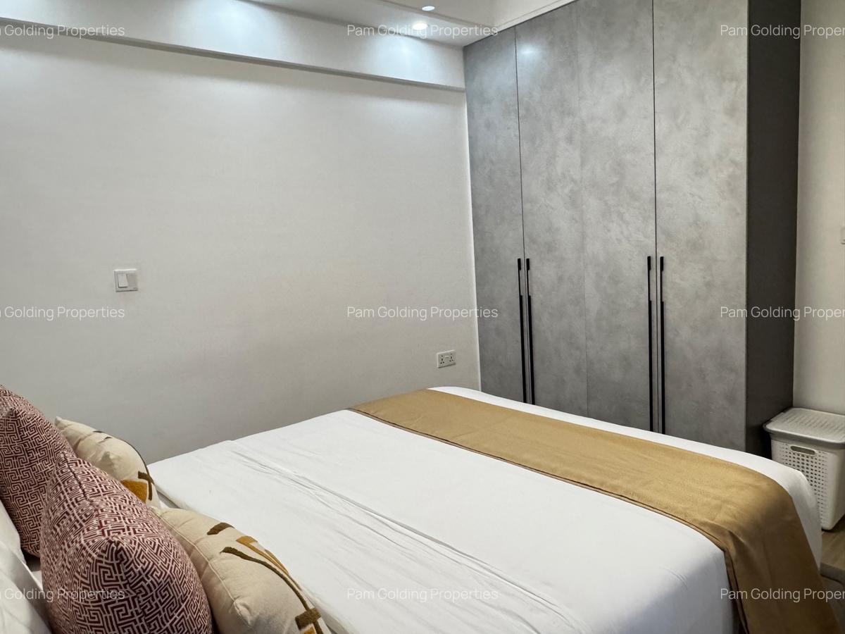 2 Bed Apartment with En Suite in Riverside - 17