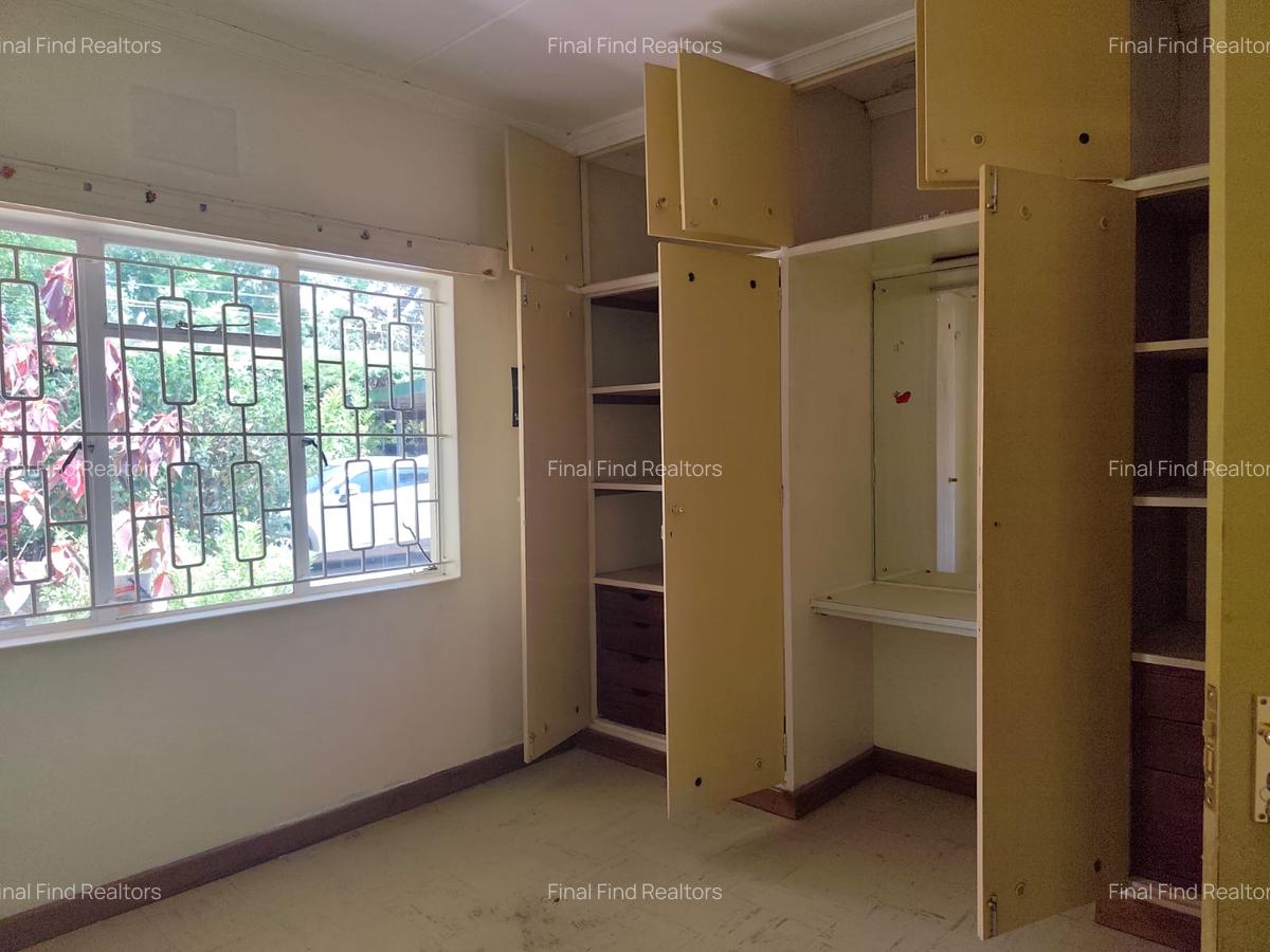 4 Bed House with Garden in Runda - 13