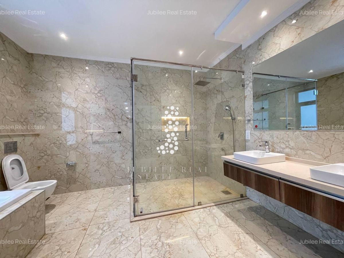 4 Bed Townhouse with En Suite in Westlands Area - 10