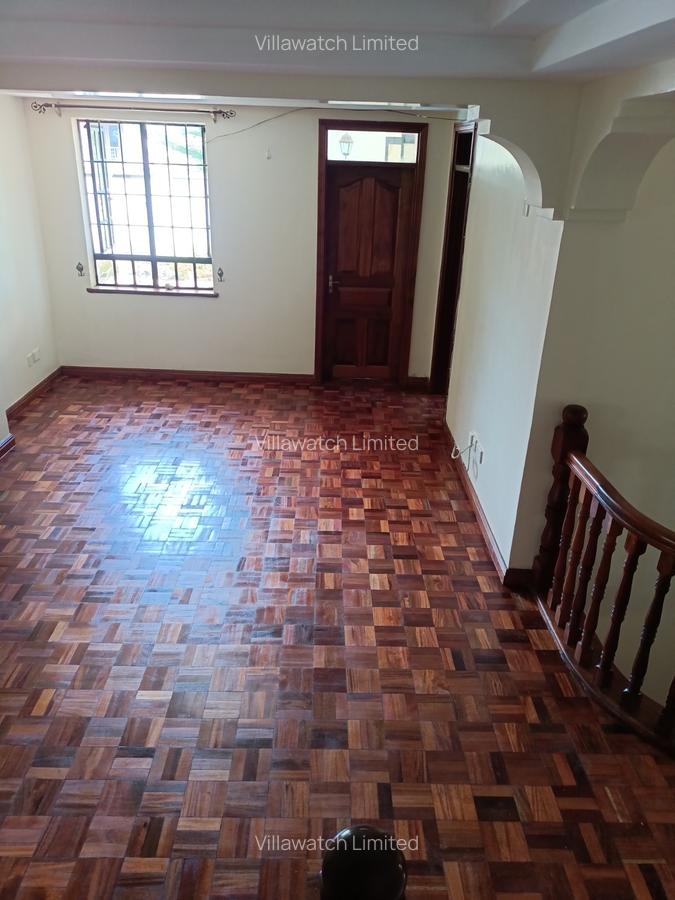 5 Bed Townhouse with En Suite in Lavington - 19