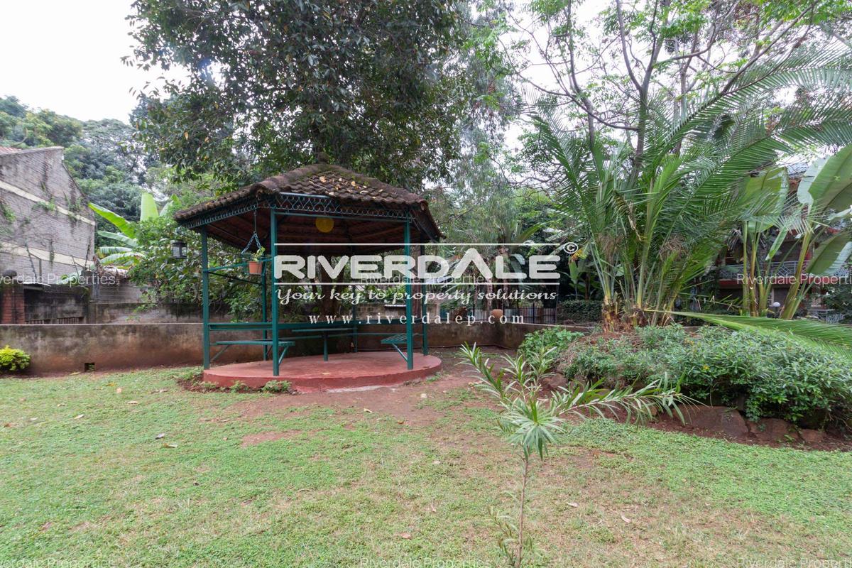 3 Bed Apartment with En Suite in Brookside - 16