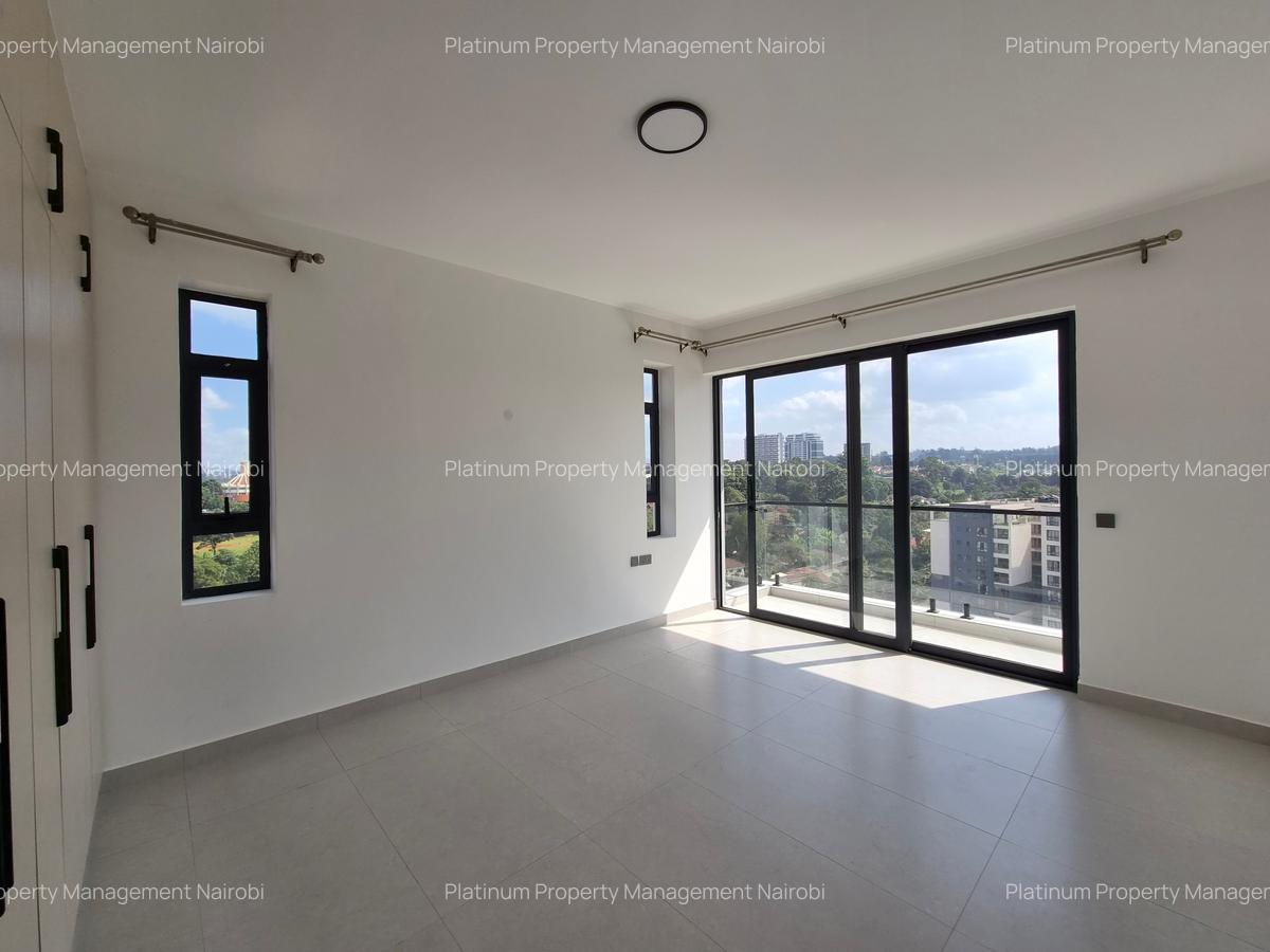3 Bed Apartment with En Suite at Brookside Gardens - 9
