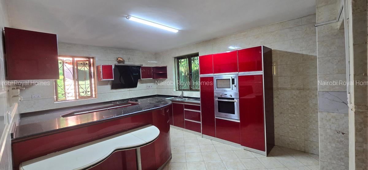 5 Bed Townhouse with En Suite at Lavington Green - 7