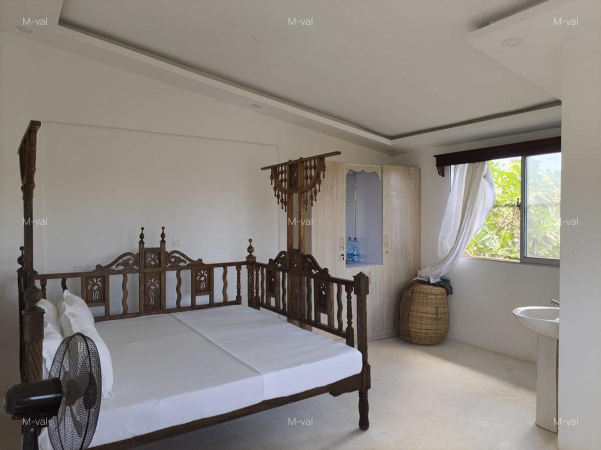 3 Bed Villa with En Suite at Casuarina - 20