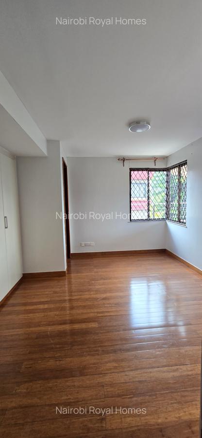 5 Bed Townhouse with En Suite at Off Convent Drive - 11