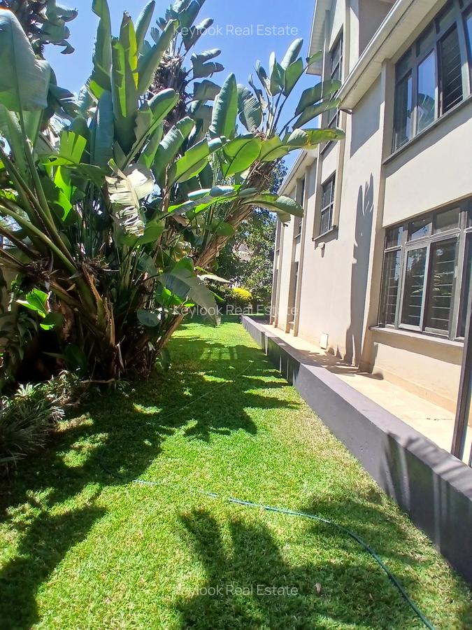 5 Bed Townhouse with En Suite at Lavington Green - 3
