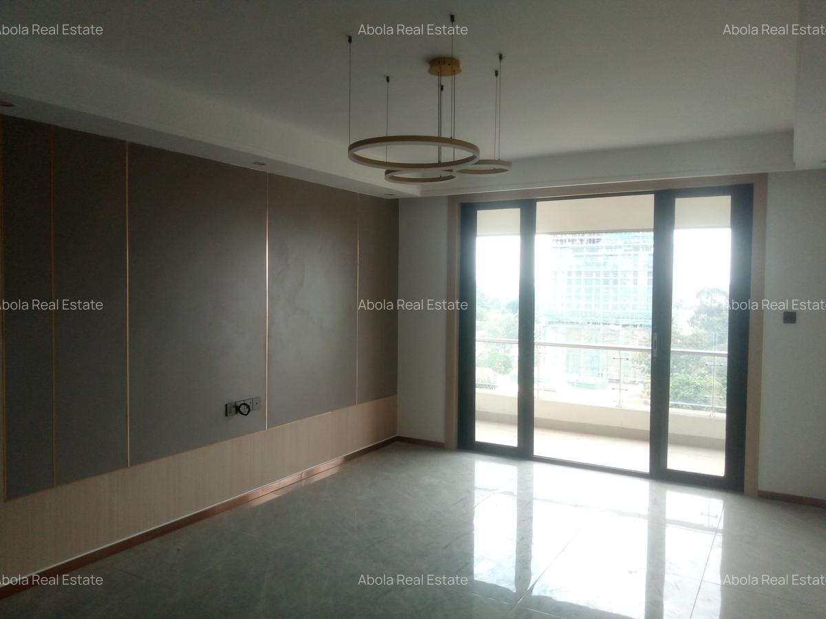 3 Bed Apartment with En Suite in Riverside - 11