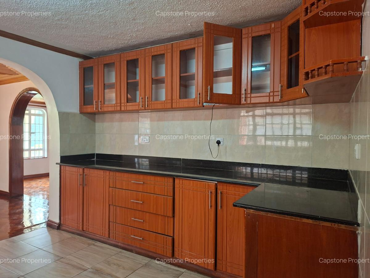 5 Bed House with En Suite in Nyari - 2