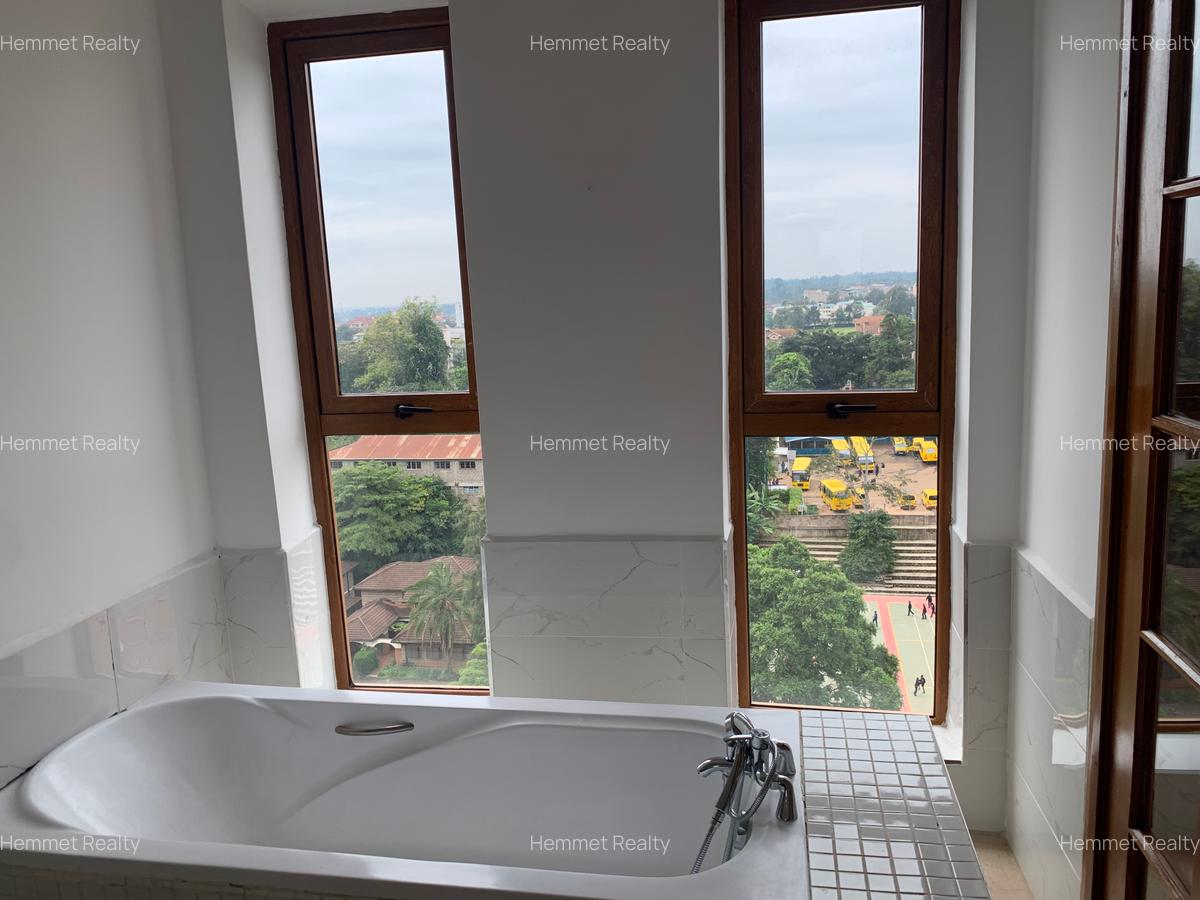 3 Bed Apartment with En Suite in Lavington - 8