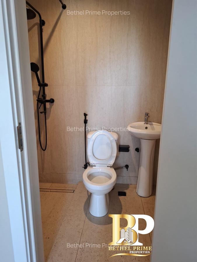 3 Bed Apartment with En Suite in Brookside - 8