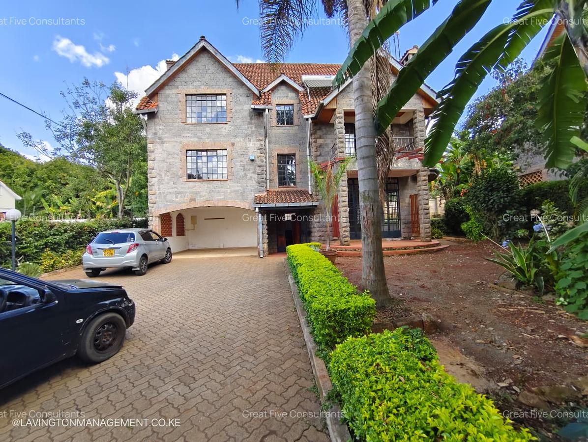 5 Bed Villa with En Suite in Lavington - 2