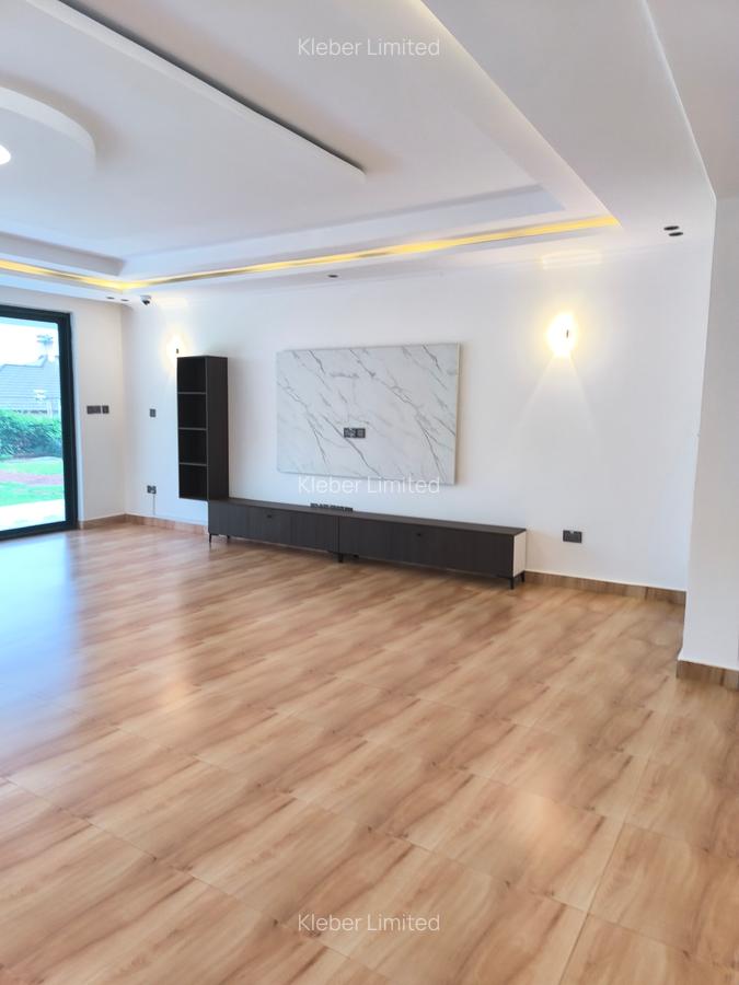 5 Bed House with En Suite at Kiambu - 11