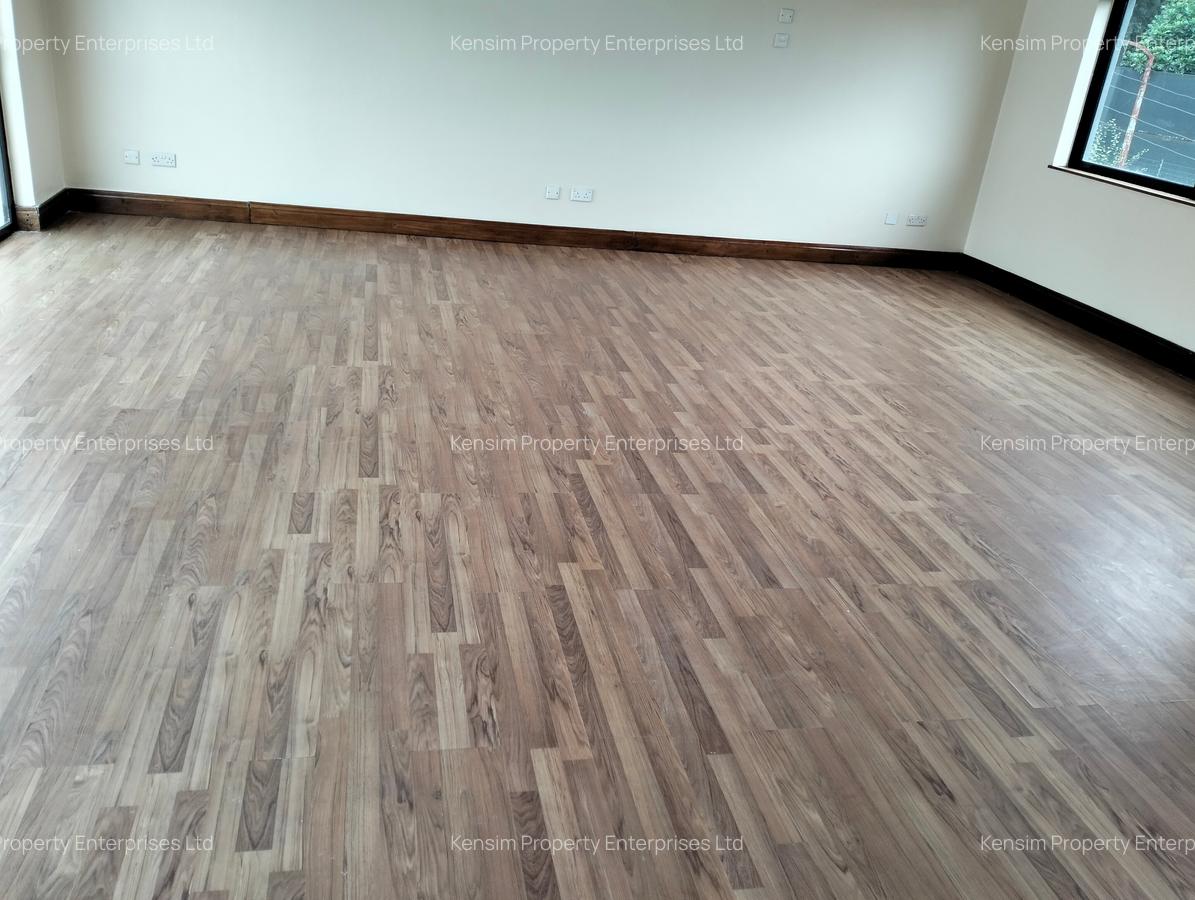 5 Bed Townhouse with En Suite in Westlands Area - 19