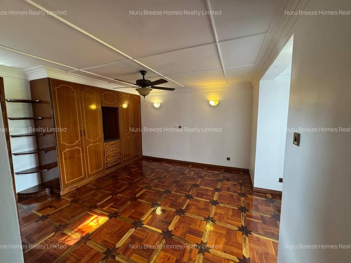 4 Bed House with En Suite in Runda - 15