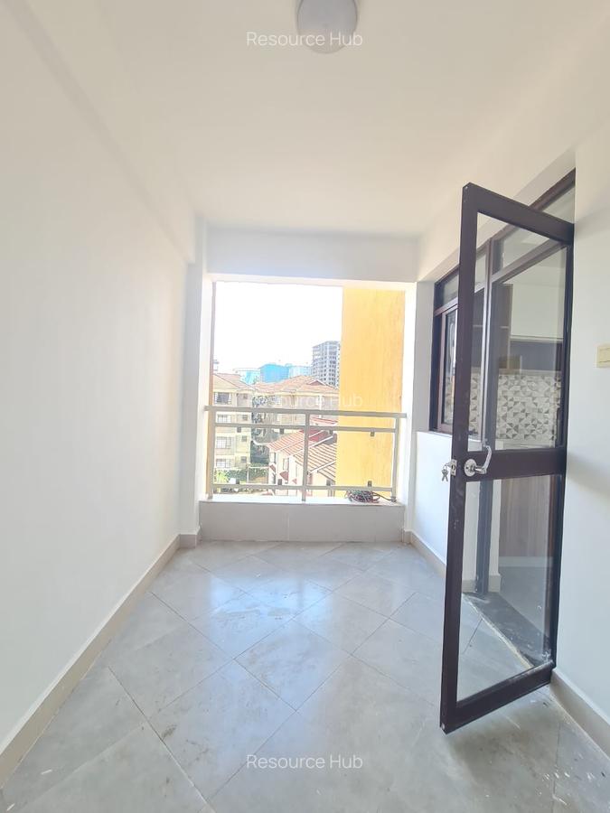 2 Bed Apartment with En Suite at Off Denis Pritt - 7