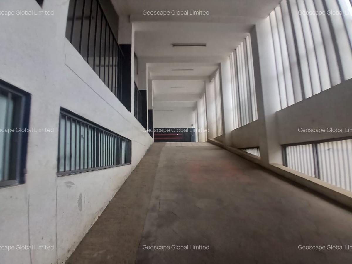 6,499 ft² Warehouse with Backup Generator in Industrial Area - 16