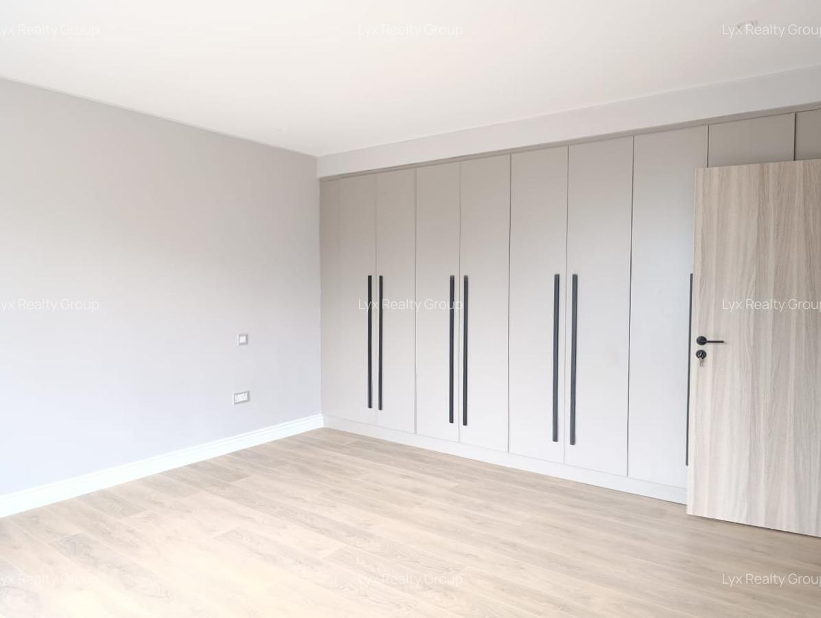 4 Bed Townhouse with En Suite in Runda - 5