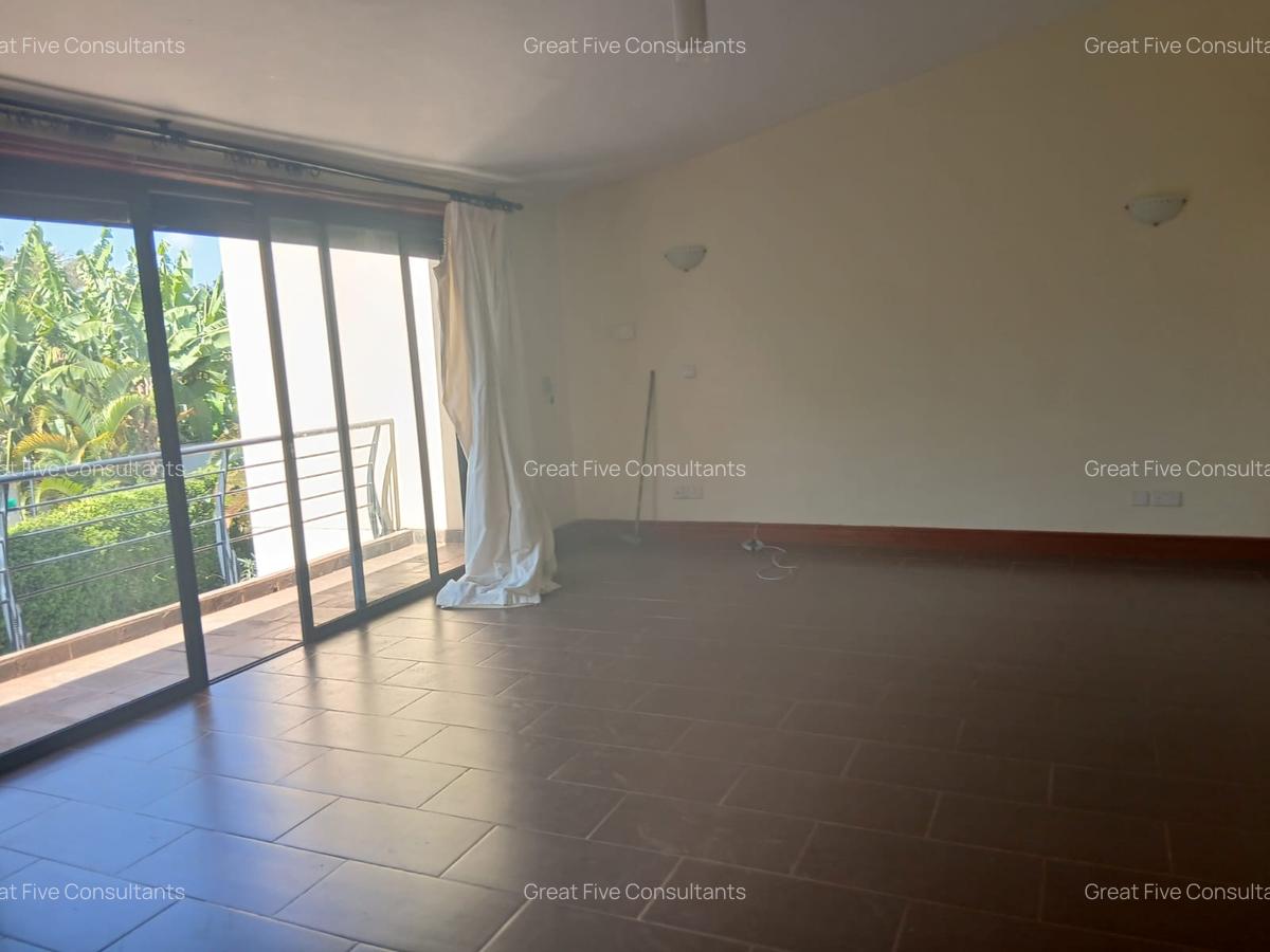 4 Bed Villa with En Suite in Runda - 8