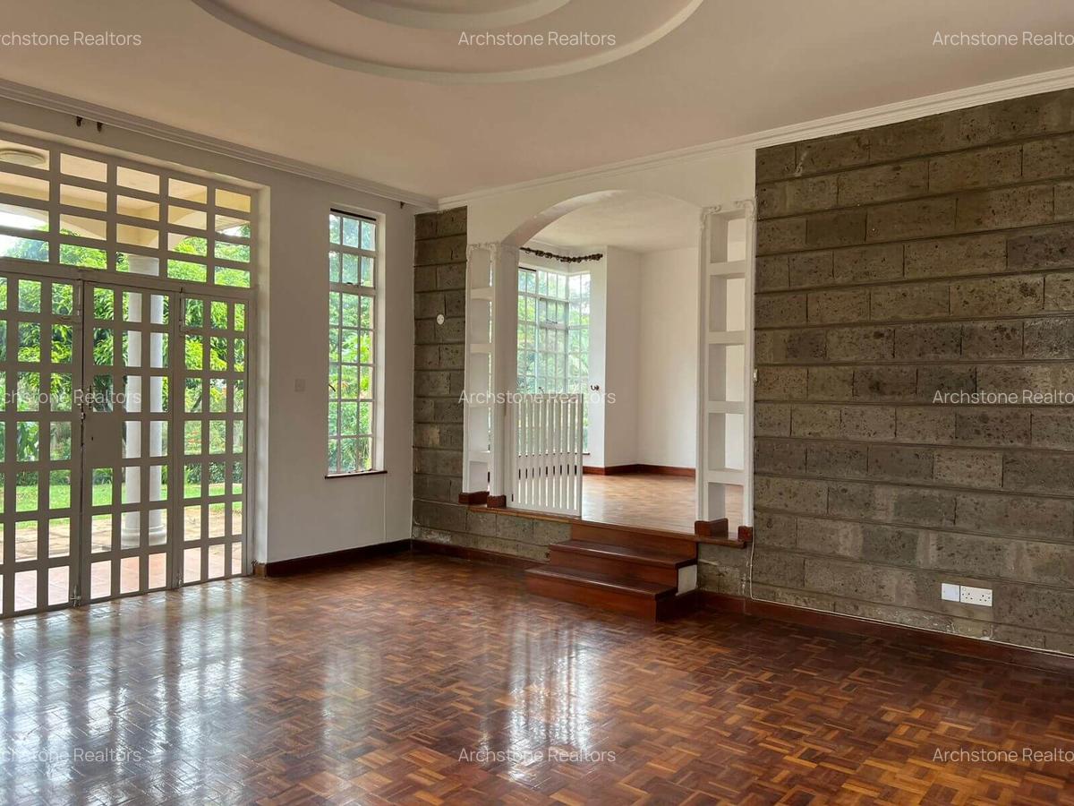 4 Bed Townhouse with En Suite in Rosslyn - 3