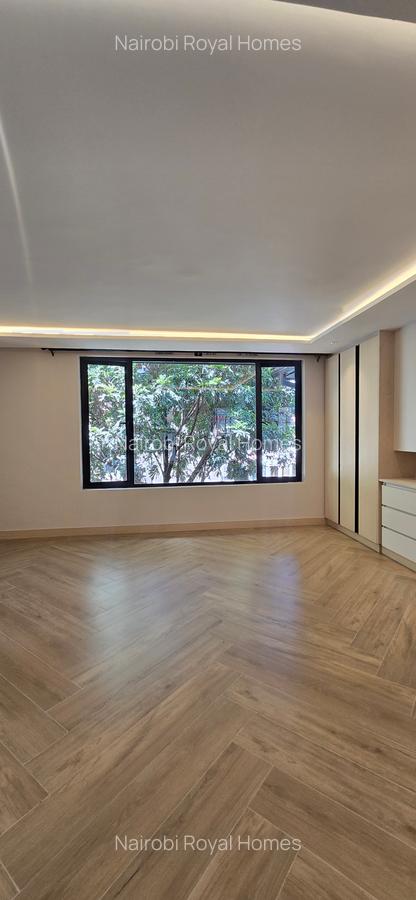 5 Bed Townhouse with En Suite at Lavington Green - 15