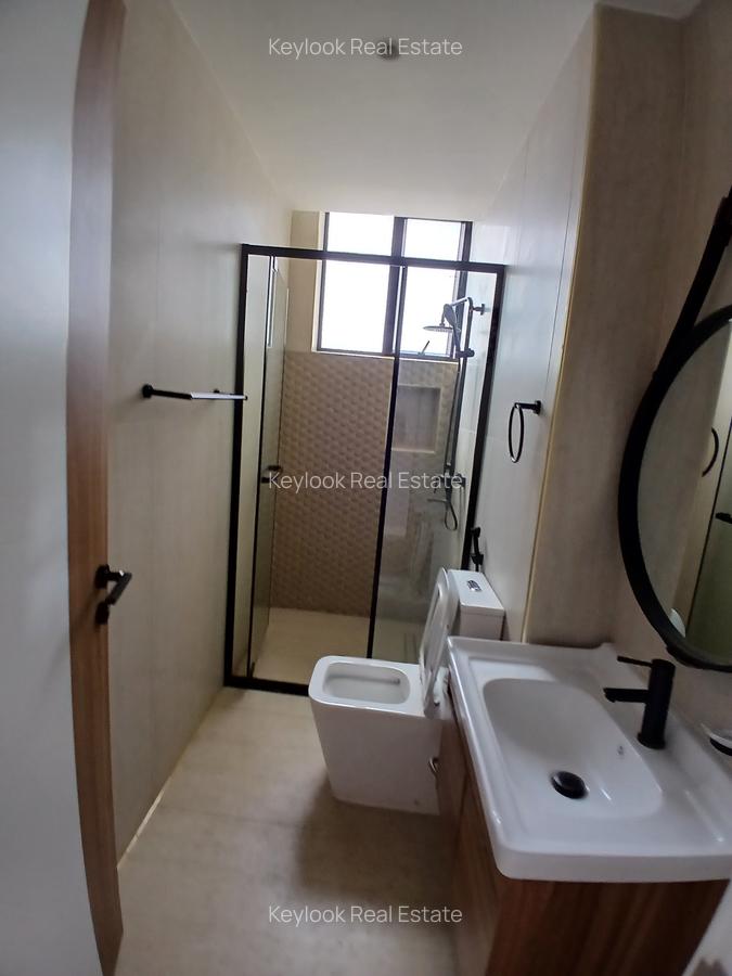 Serviced 3 Bed Apartment with En Suite at Brookside Close - 12