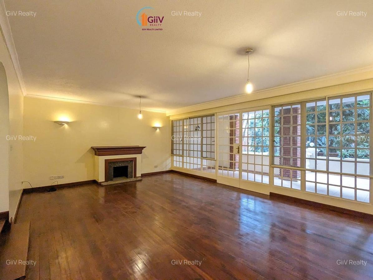 3 Bed Apartment with En Suite in Riverside - 3