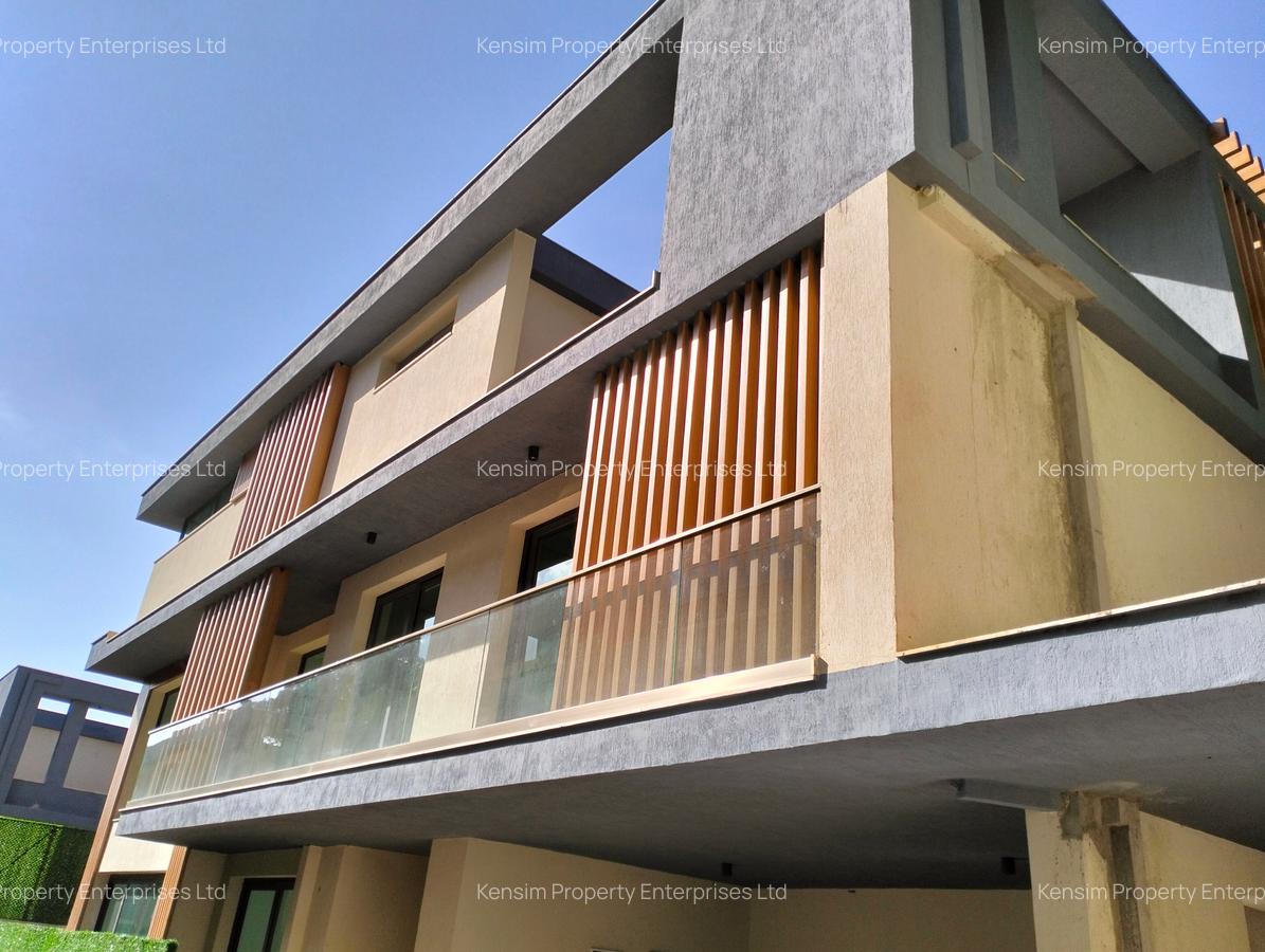 5 Bed Townhouse with En Suite in Lavington - 10