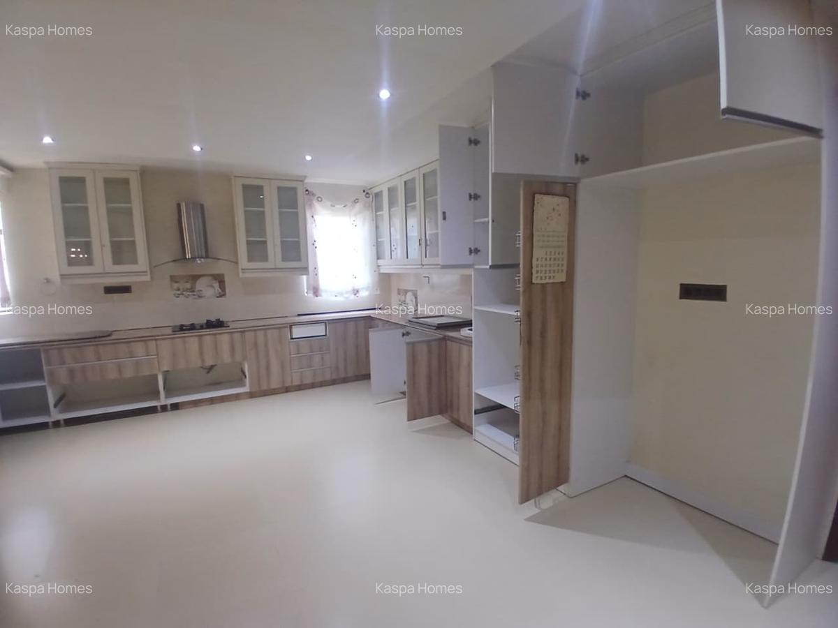 4 Bed House with En Suite in Karen - 5