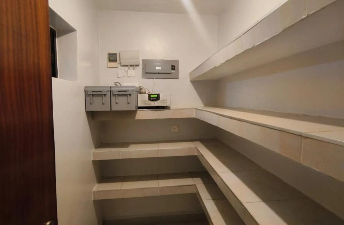 3 Bed Apartment with En Suite at Kilimani Estate Nairobi - 6