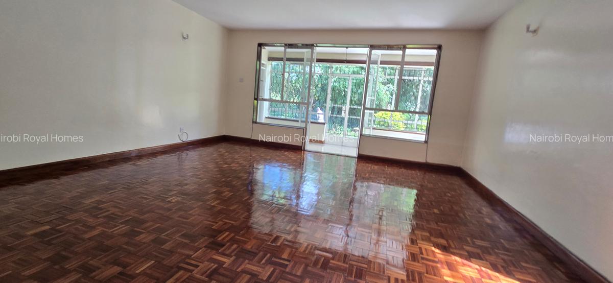 5 Bed House with En Suite at Un Crescent - 13