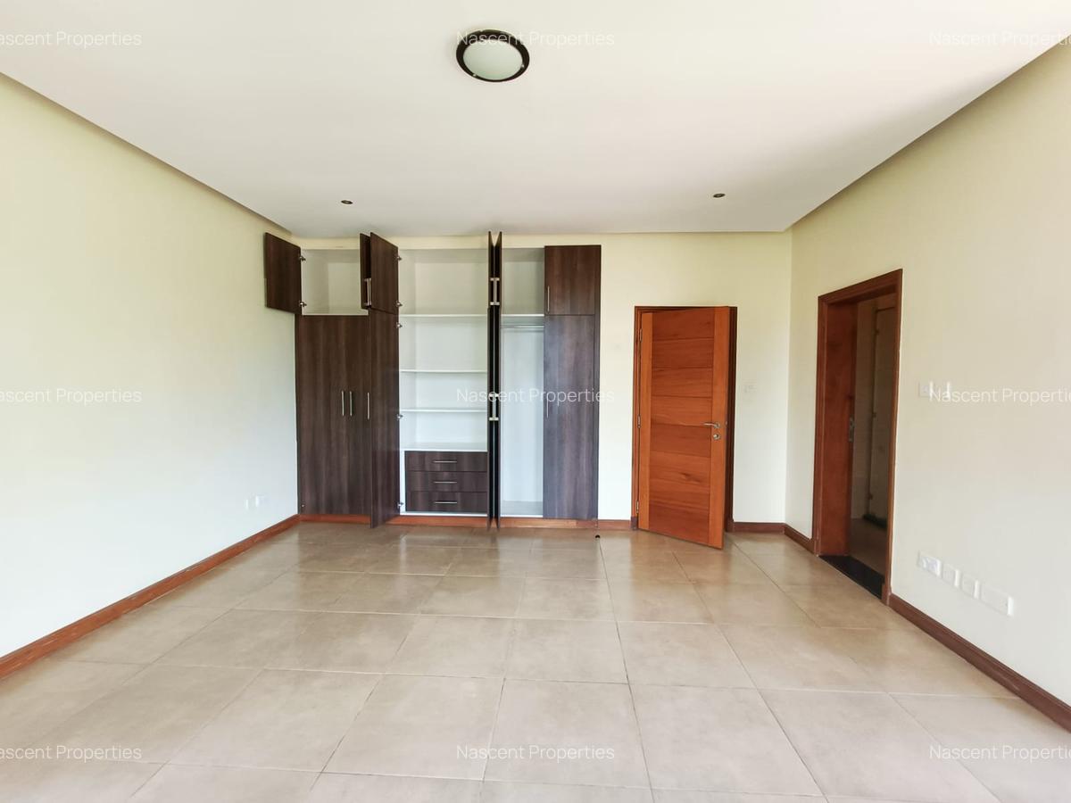 4 Bed Villa with En Suite in Runda - 4