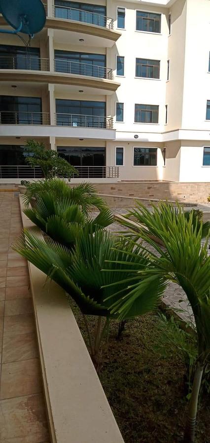 Serviced 3 Bed Apartment with En Suite at Mombasa - 8