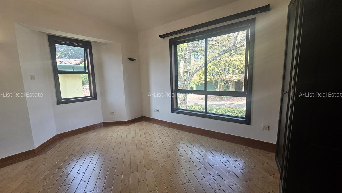 4 Bed Villa with En Suite at Kyuna Close - 4