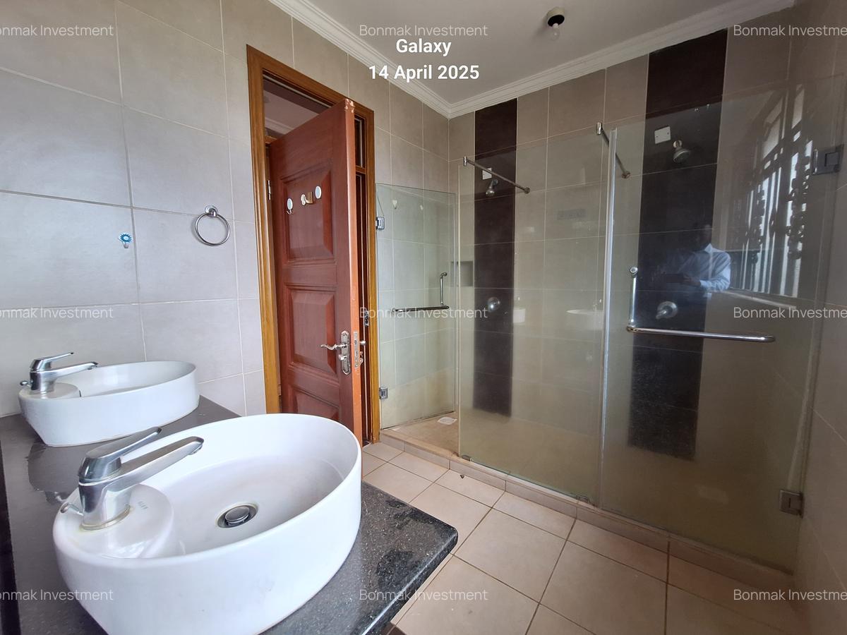 4 Bed Townhouse with En Suite at Ridgeways. - 20